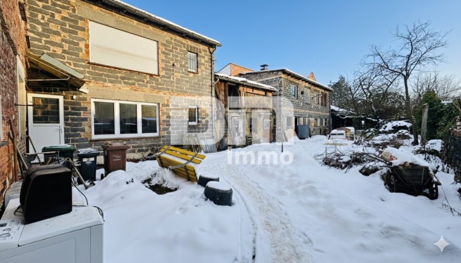 (R)eserviert!Wohn- und Gewerbeensemble + 3 Nebengebäude auf großem Grundstück - Innenhof Nebengebäude 1 + 2 + Unterstand Holz